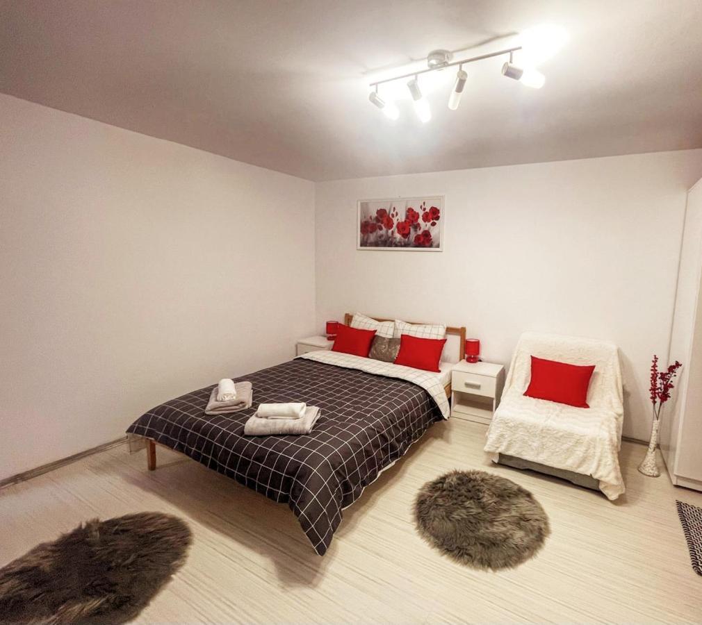 Buzz Apartment Cluj-Napoca Buitenkant foto
